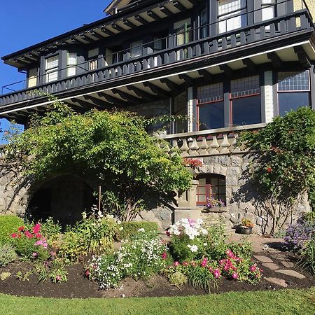 Prior Castle Inn Виктория Екстериор снимка