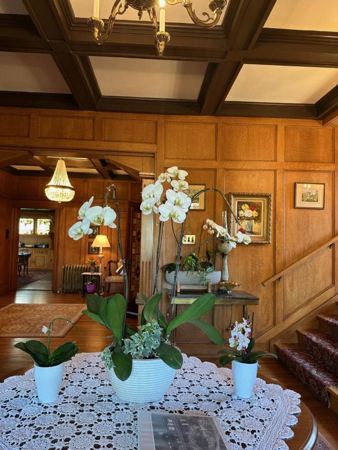 Prior Castle Inn Виктория Екстериор снимка