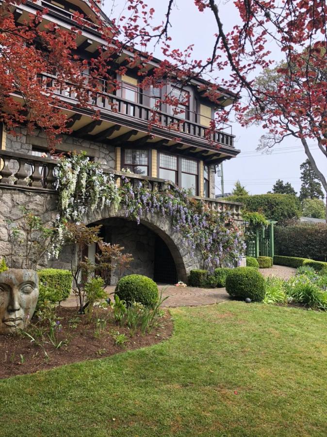 Prior Castle Inn Виктория Екстериор снимка